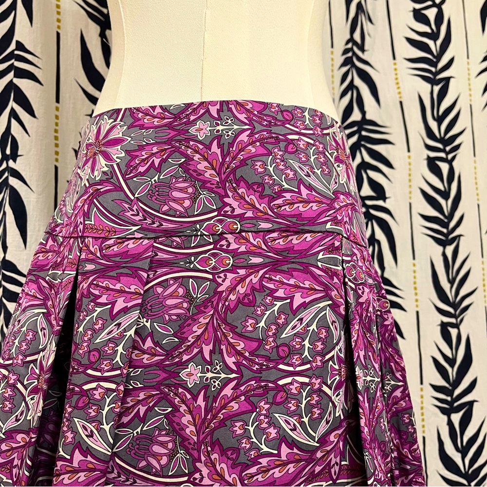 NWOT Banana Republic Pleated Paisley Silk Skirt. Size 2. - Picture 4 of 7